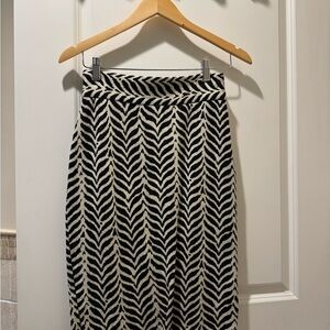 Diane Von Furstenberg Black and Cream Chevron Pencil Skirt